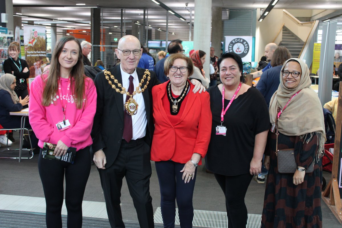 Volunteer team with Oldham Mayor and Mayoress