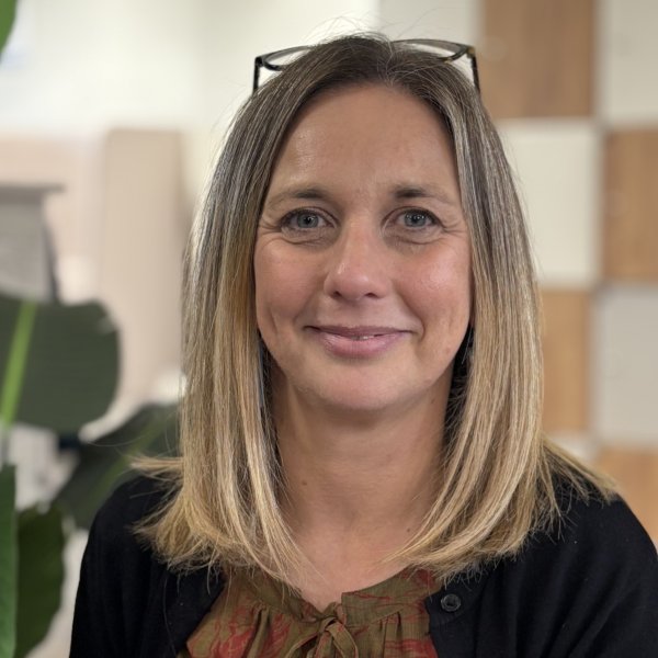 Photo of Annie Baker